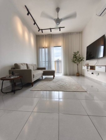Condo Room for Rent at Edumetro