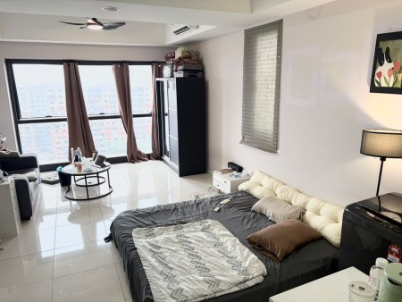 Condo For Rent at Icon City
