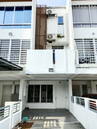 Townhouse For Sale at Taman Tasik Prima