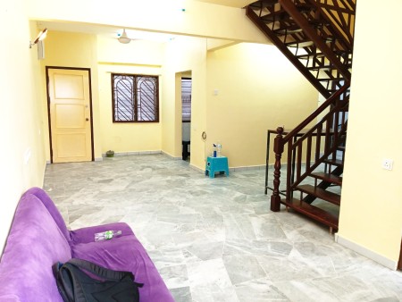 Apartment For Rent at Pelangi Court