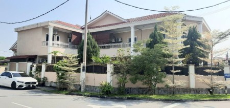 Terrace House For Sale at Section 7