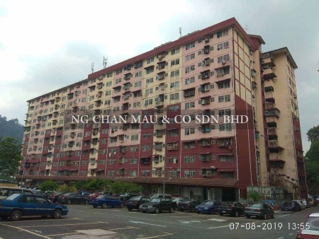 Flat For Auction at Pangsapuri Desa Lembah Permai