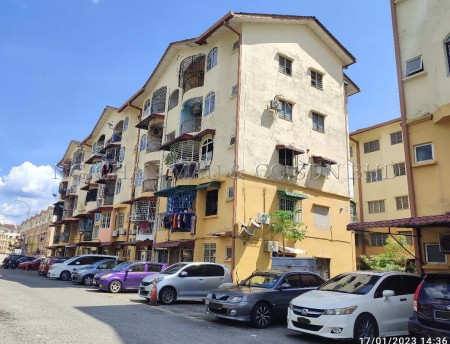 Apartment For Auction at Pangsapuri Taman Desa Batu Caves