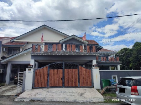 Terrace House For Auction at Taman Salak Perdana