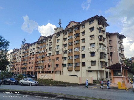 Apartment For Auction at Carmila Apartment