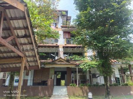 Condo For Auction at Villaria