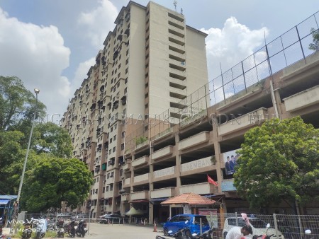 Flat For Auction at Pangsapuri Berembang Indah