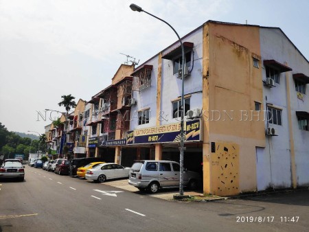 Apartment For Auction at Taman Orkid