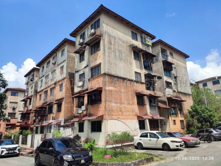Apartment For Auction at Sri Indah Apartment