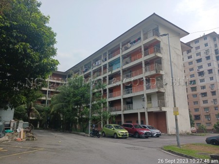 Flat For Auction at Taman Dagang Permai