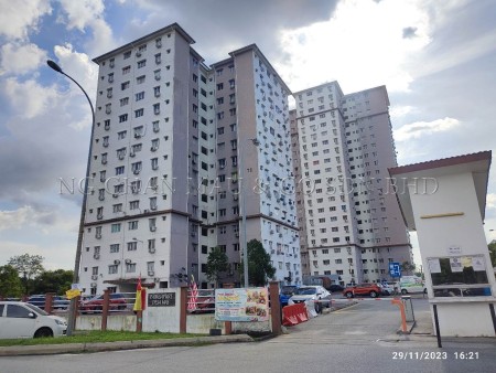 Apartment For Auction at Pangsapuri Desamas