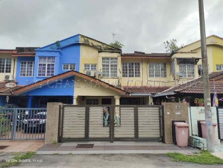 Terrace House For Auction at Section 6