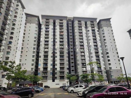 Apartment For Auction at Residensi Laguna Biru 2
