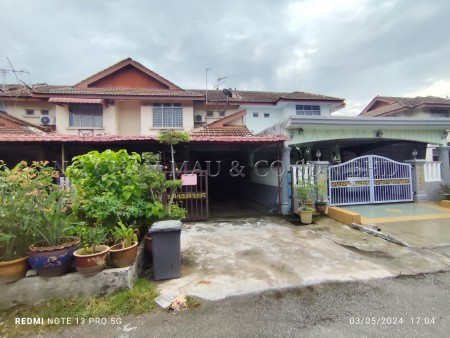 Terrace House For Auction at Pantai Sepang Putra