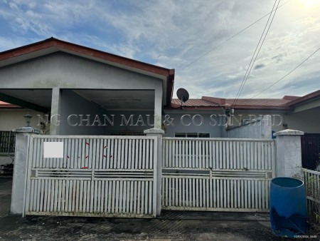 Terrace House For Auction at Taman Sawit