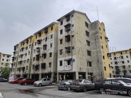 Apartment For Auction at Flat Kelompok Camar