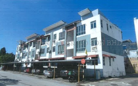 Terrace House For Auction at Taman Sinar Mahkota