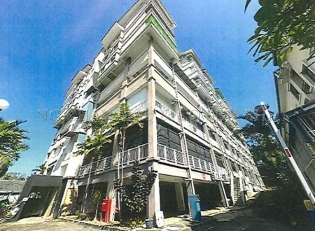 Terrace House For Auction at Casa Utama
