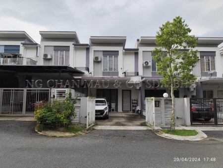 Terrace House For Auction at Acacia Park