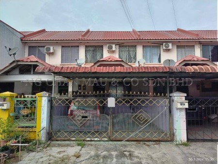 Terrace House For Auction at Taman Sri Rimba Apartment