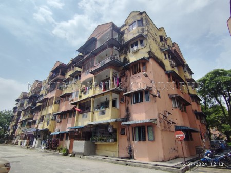 Apartment For Auction at Mediterranean Apartment