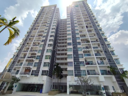 Condo For Auction at Zeta Deskye Residence