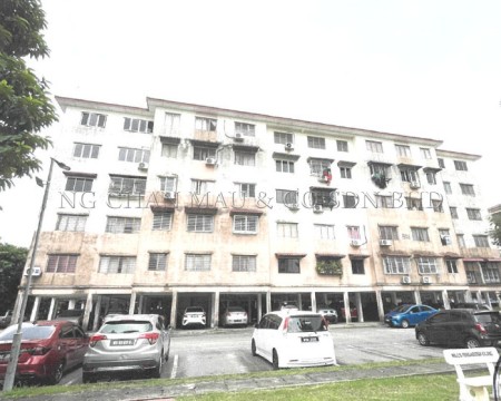 Apartment For Auction at Apartment Melor