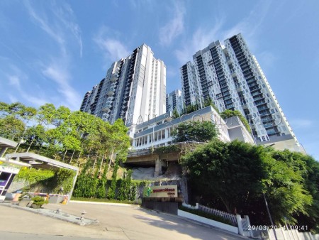 Condo For Auction at Green Residence