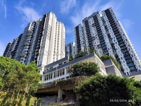 Condo For Auction at Green Residence