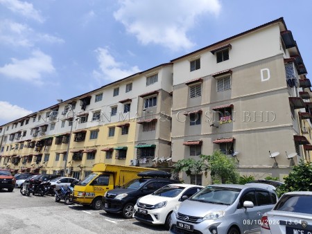 Apartment For Auction at Kemuning Apartment