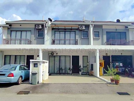 Terrace House For Auction at Diamond Residence