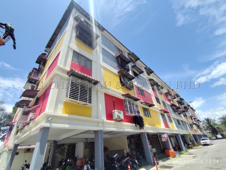 Flat For Auction at Taman Sri Lembayung