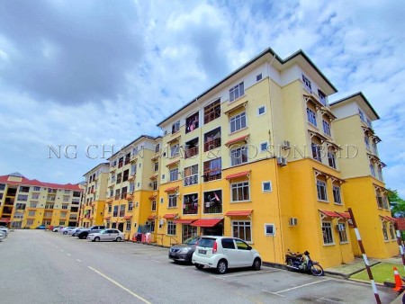 Apartment For Auction at E-Mas Villa