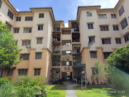 Apartment For Auction at Maplewood Court Apartment