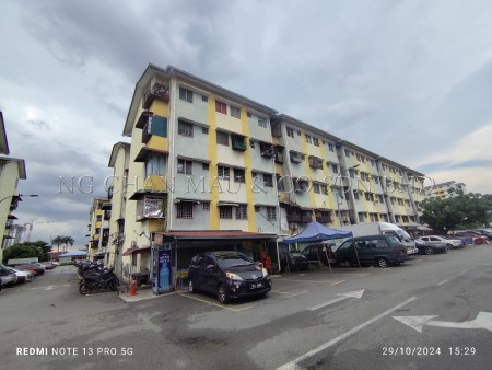 Apartment For Auction at Flat Taman Medan