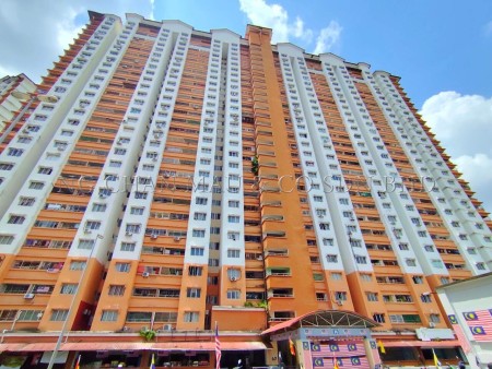 Apartment For Auction at Flora Damansara Apartment