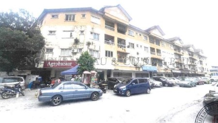 Apartment For Auction at Puncak Desa Apartment