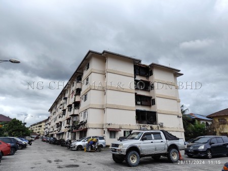 Apartment For Auction at Pangsapuri Laksamana