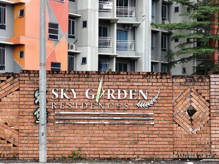 Apartment for Auction