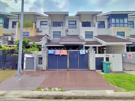 Terrace House For Auction at Lake Fields