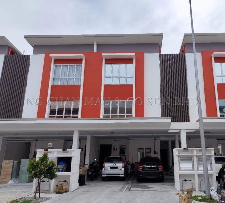 Terrace House For Auction at Meranti Residence