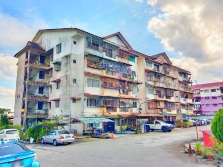 Apartment For Auction at Flat RPM Taman Kemacahaya