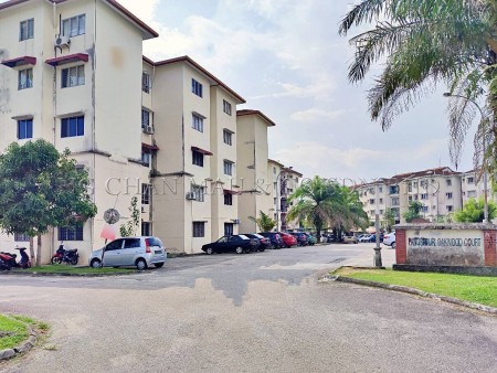 Apartment For Auction at Oakwood Court