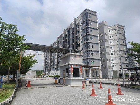 Condo For Auction at Kampus West City