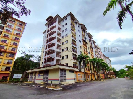 Apartment For Auction at Bukit Merah Laketown