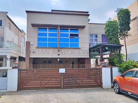 Bungalow House For Auction at Lake Belva