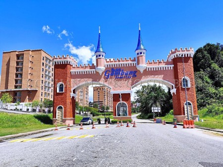 Apartment For Auction at Caribbean Bay Resort