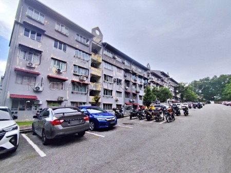 Apartment For Auction at Putra Permai Type C