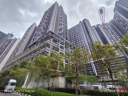 Serviced Residence For Auction at D'Vervain Residences