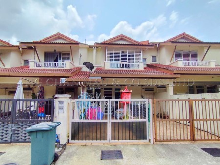 Terrace House For Auction at Bayu Parkville